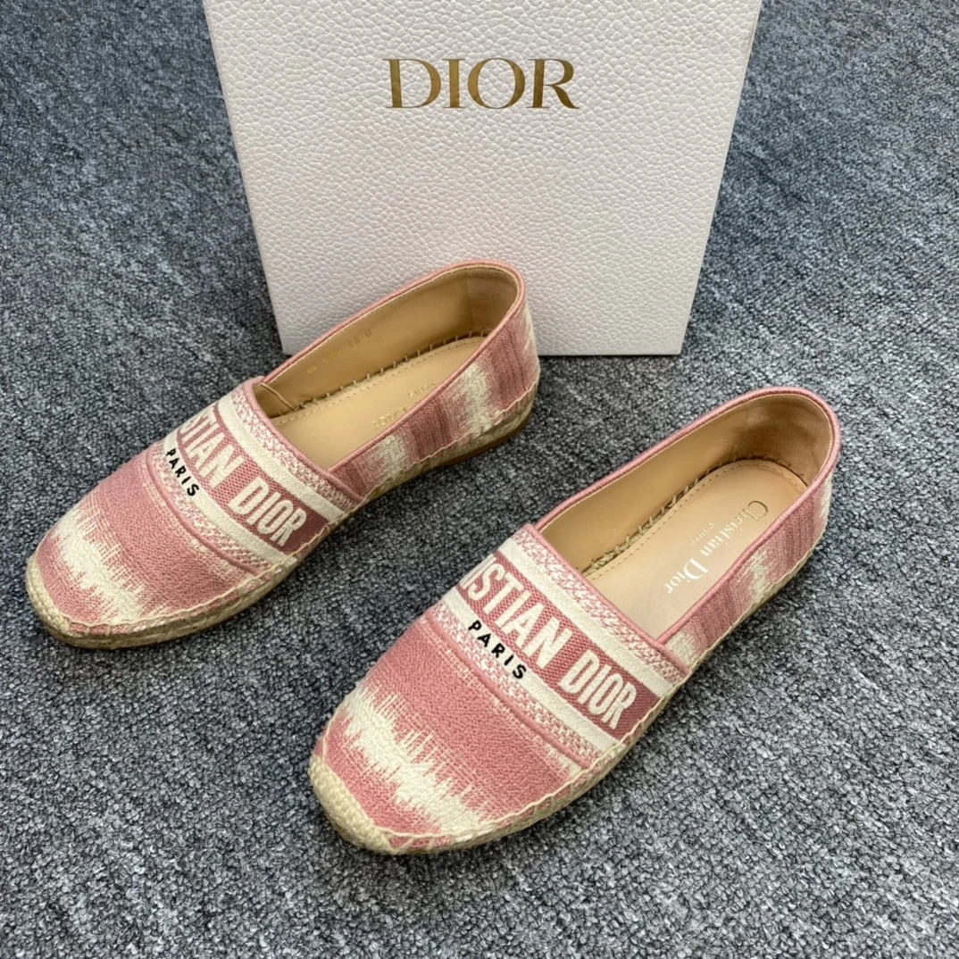 未使用 DIOR/迪奥 淡粉色渔夫鞋115145