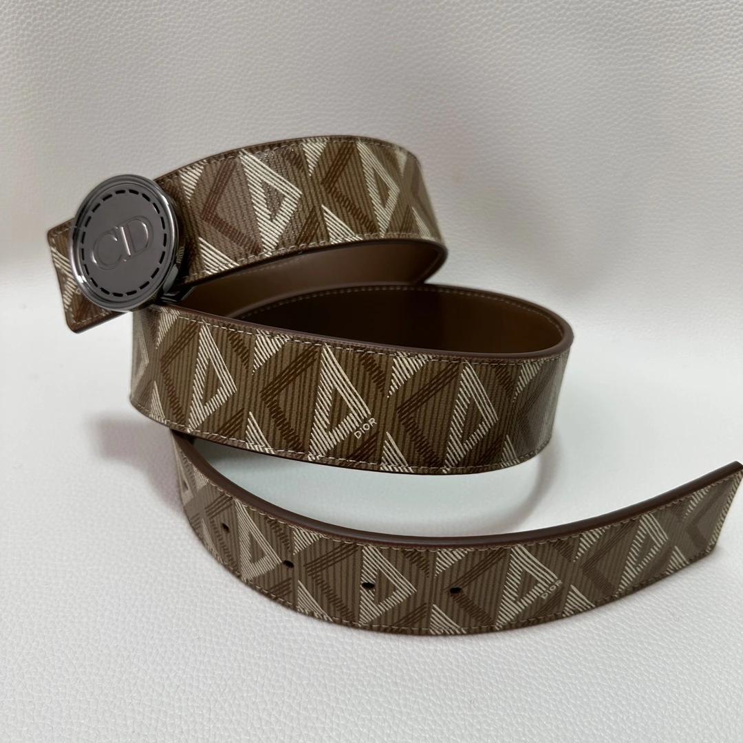 全新未使用 DIOR/迪奥 男士咖色皮带身+圆CD皮带头129412