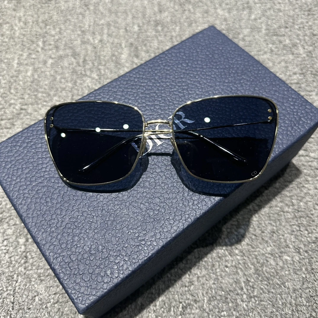 全新未使用 DIOR/迪奥 Dior男士深蓝色镜片金色框太阳眼镜 124737