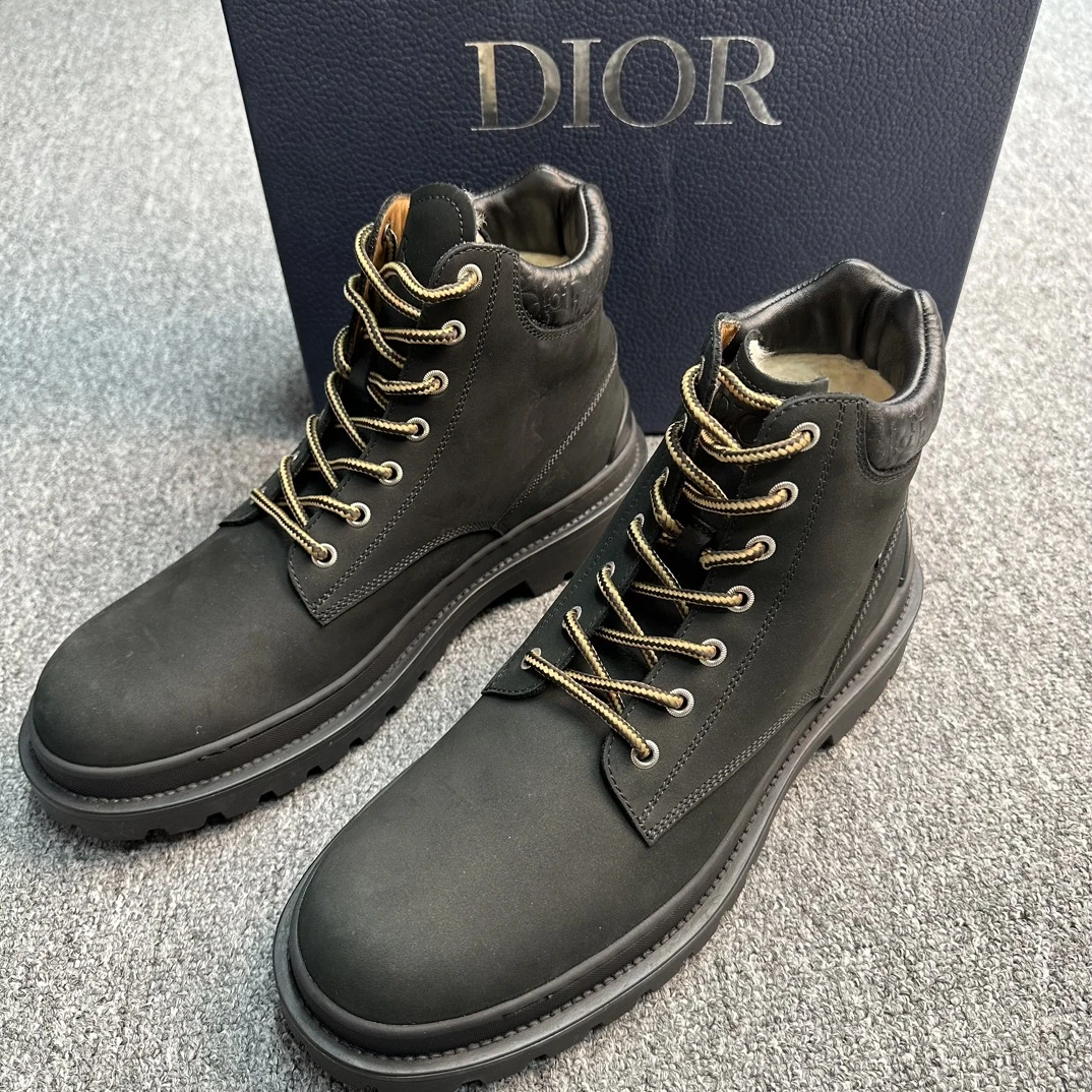 全新未使用 DIOR/迪奥 黑色绒面皮 内里 羊羔毛 短靴 男鞋 112308