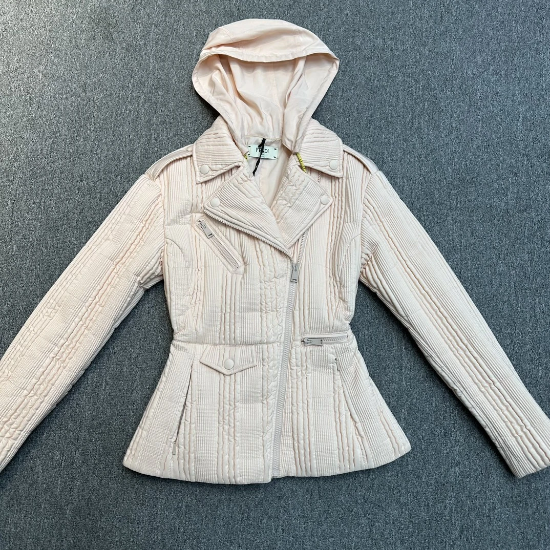 未使用 FENDI/芬迪 女粉色外套时尚休闲连帽长款时尚秋冬潮流女装