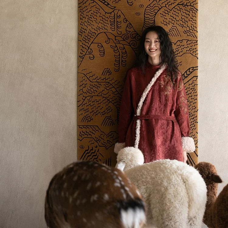 牧衣游原创 提花丝麻刺绣连衣裙宽松文艺复古气质红色长裙 青山茂