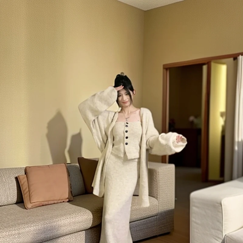 复古名媛风毛衣三件套女秋冬韩系氛围感套装针织开衫抹胸背心半裙