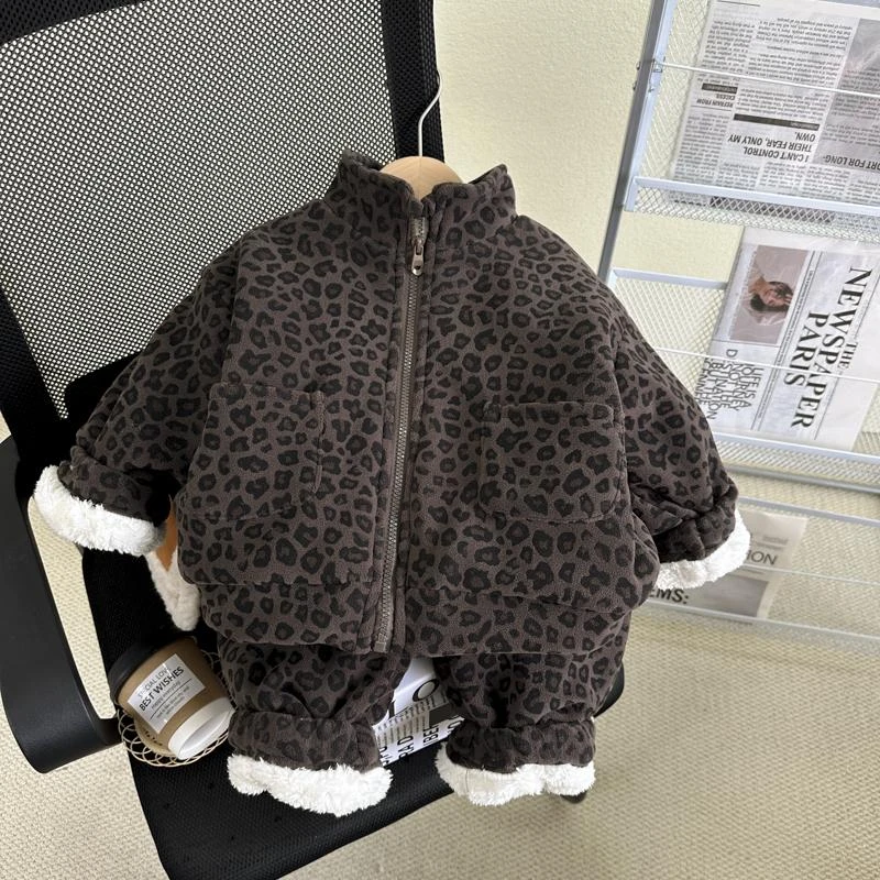 儿童冬季豹纹套装2025新款洋气加绒加厚宝宝保暖棉衣棉裤两件套