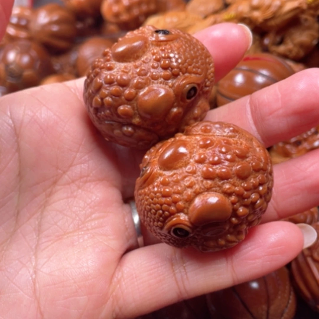 【闪购商品】橄榄核吊坠金蟾