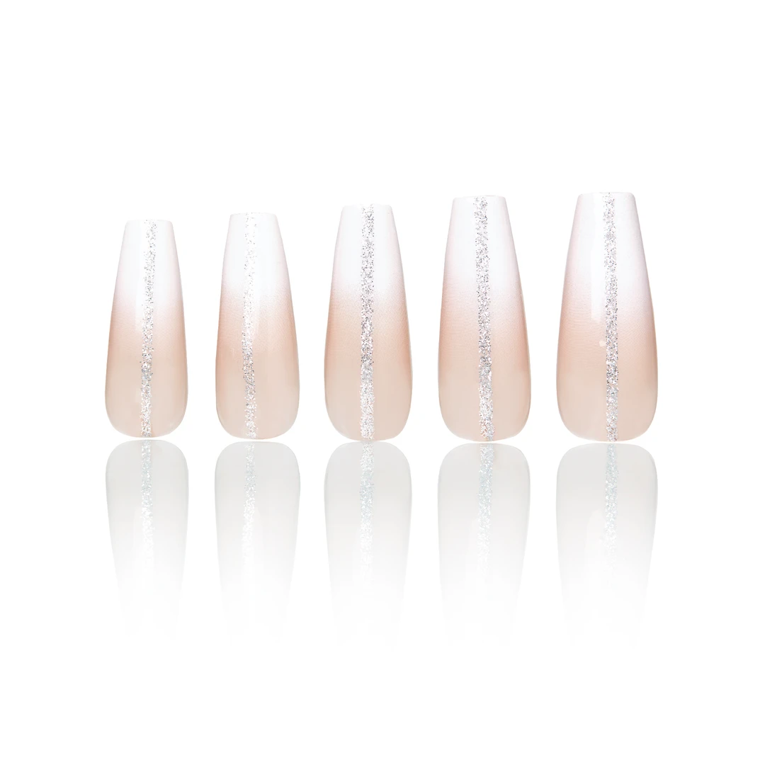 幻调Icelolly 冰棍 | 高级乳白色渐变银色中线长款穿戴美甲818