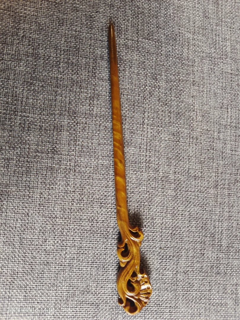 金丝楠木雕花发簪