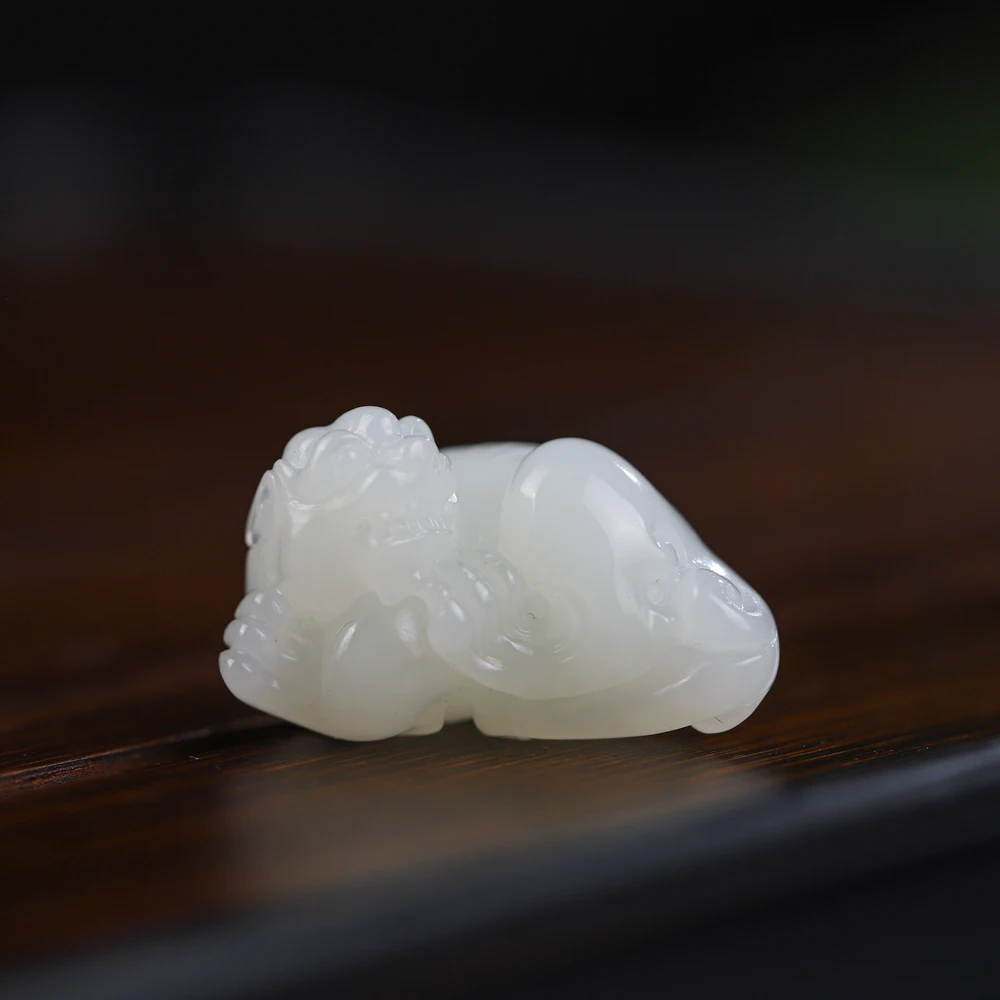 俄罗斯芭莎白玉-貔貅时尚雕刻精雕男士女款手工