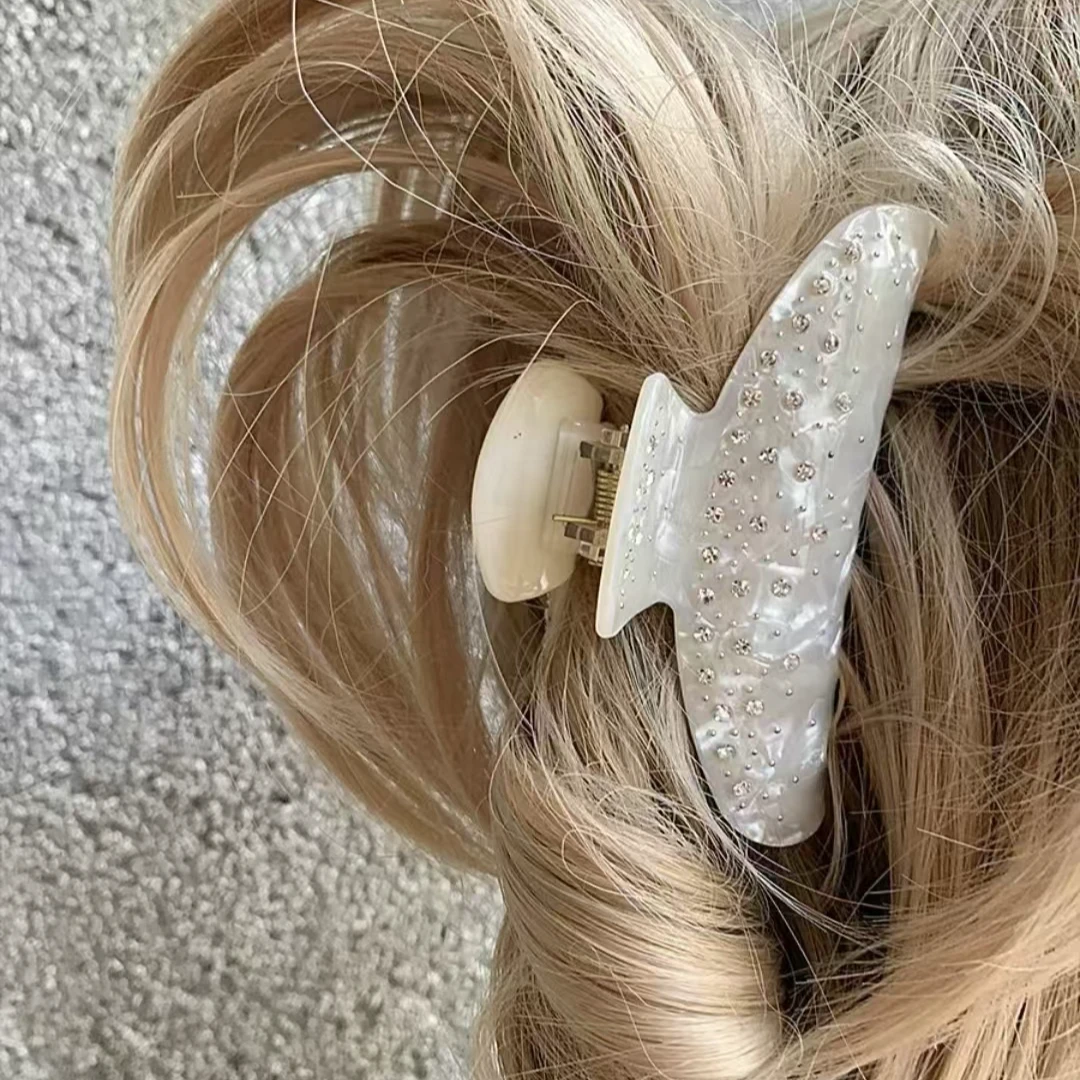 新款白闪闪抓夹醋酸小众设计白色水钻公主风10厘米中号鲨鱼夹