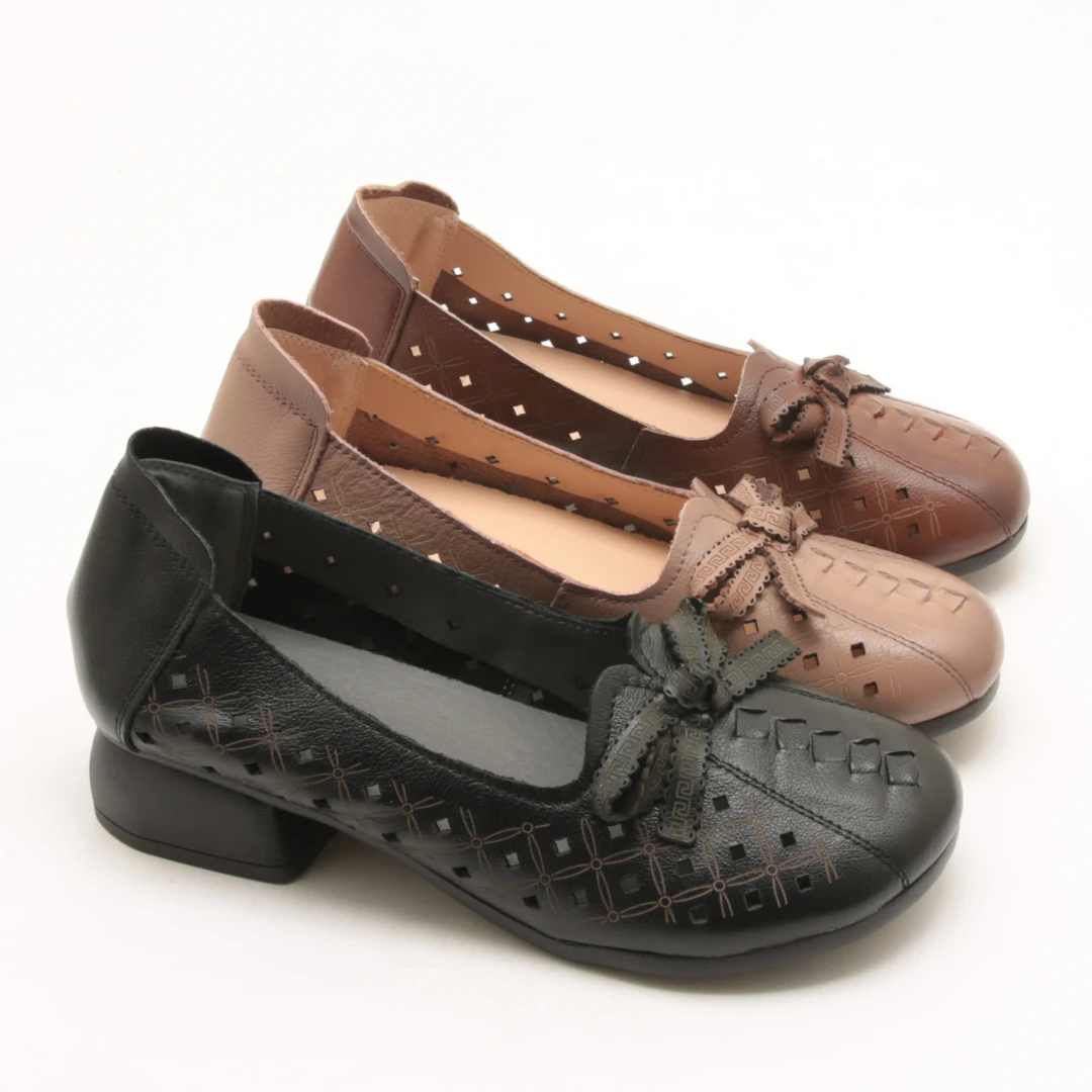 464春夏新款复古妈妈凉鞋女士透气镂空低跟舒适软底休闲舒适皮鞋