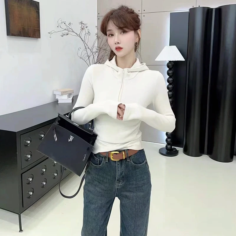 秋冬紧身卫衣绒衫打底连帽t恤短款修身显瘦上衣女内搭保暖长袖