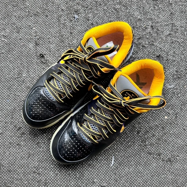 科比4 及时行乐 无原鞋垫 43码 二手正品篮球鞋 实拍如图