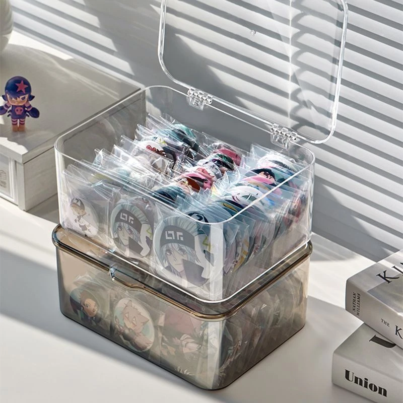 【新店促销】吧唧收纳盒透明防尘桌面色纸镭射票徽章整理盒大容量