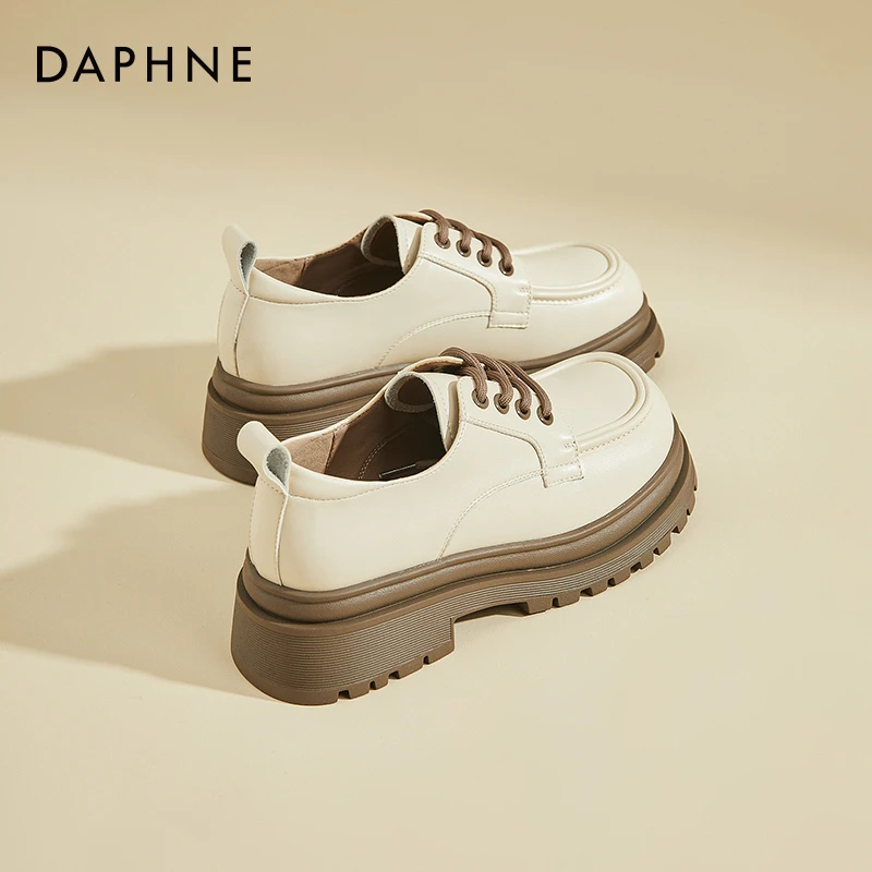 达芙妮时尚百搭英伦风系带单鞋女爆款学院风休闲复古圆头乐福鞋女