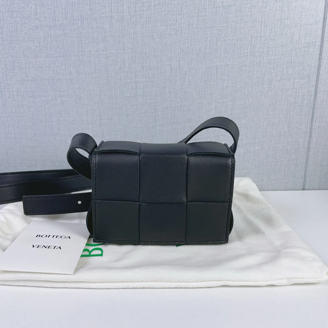 全新未使用 BOTTEGA VENETA/葆蝶家 蝶家黑色单肩斜斜跨包