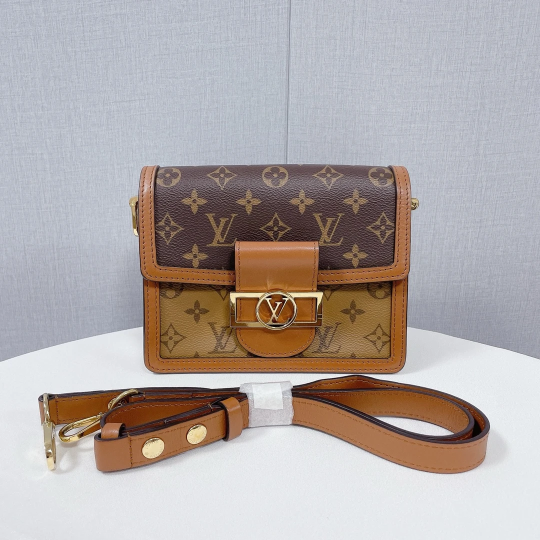 99新 LOUIS VUITTON PARIS lv达芙妮小号芯片款肩包