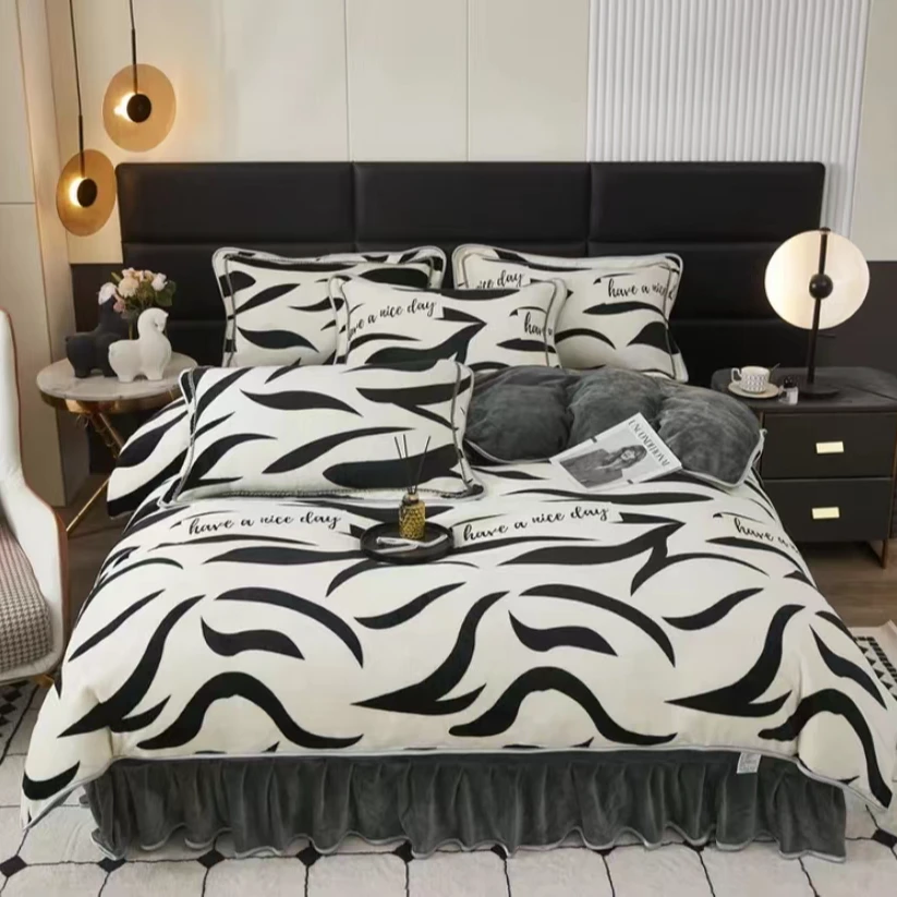 辰美家纺【8斤斑马纹四件套】加大2.2*2.4CM全消光牛奶绒加厚四件套