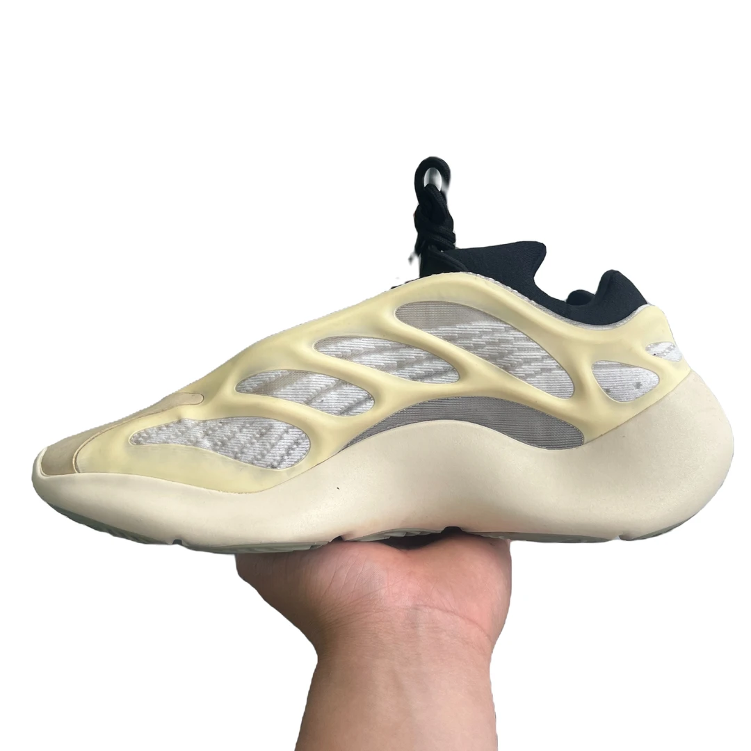 板鞋yeezy700v3异形 43码原盒 95新