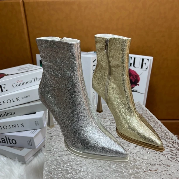 2288-1时尚百搭细跟女鞋