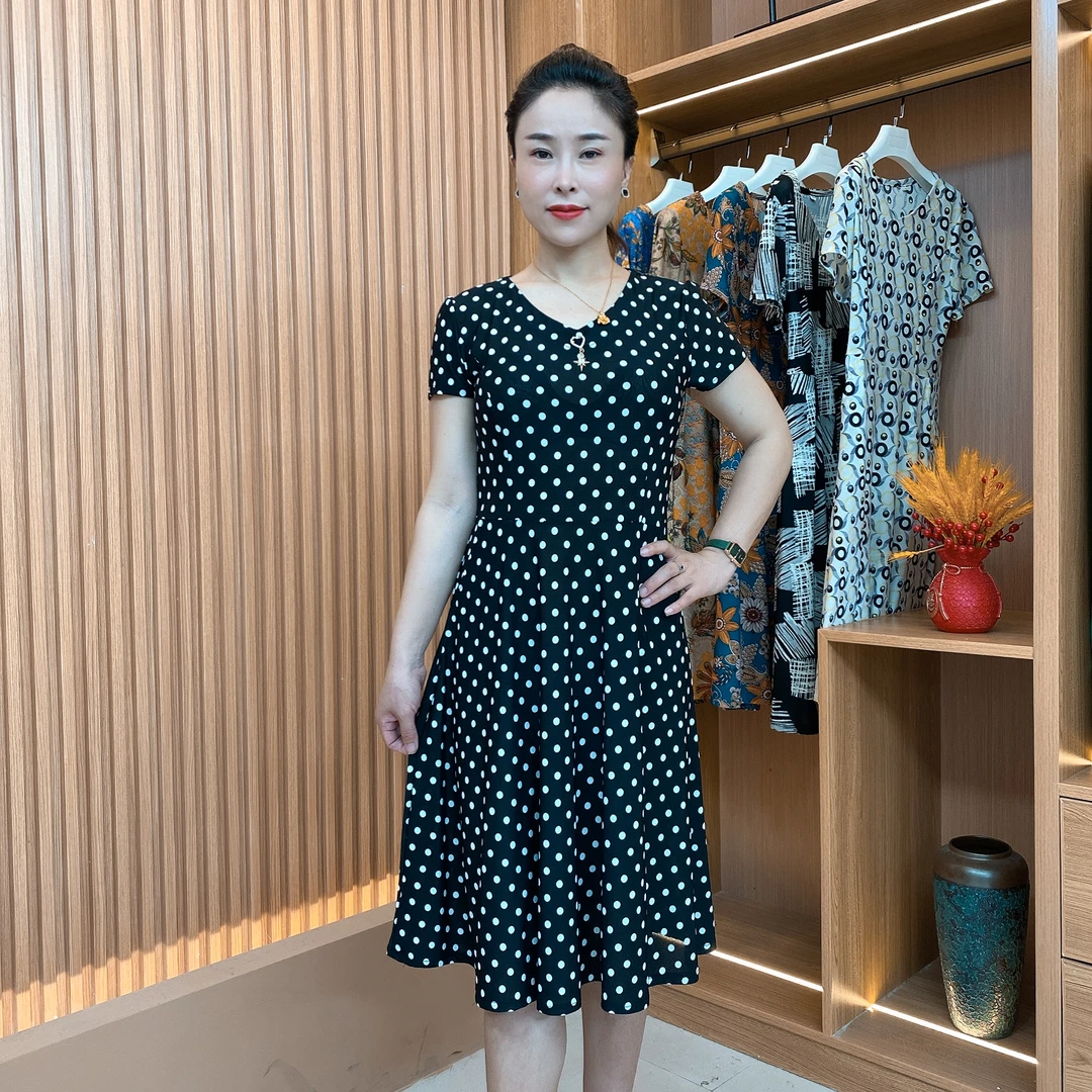 夏季新款中长款气质显瘦连衣裙时尚收腰碎花弹力透气冰凉裙子