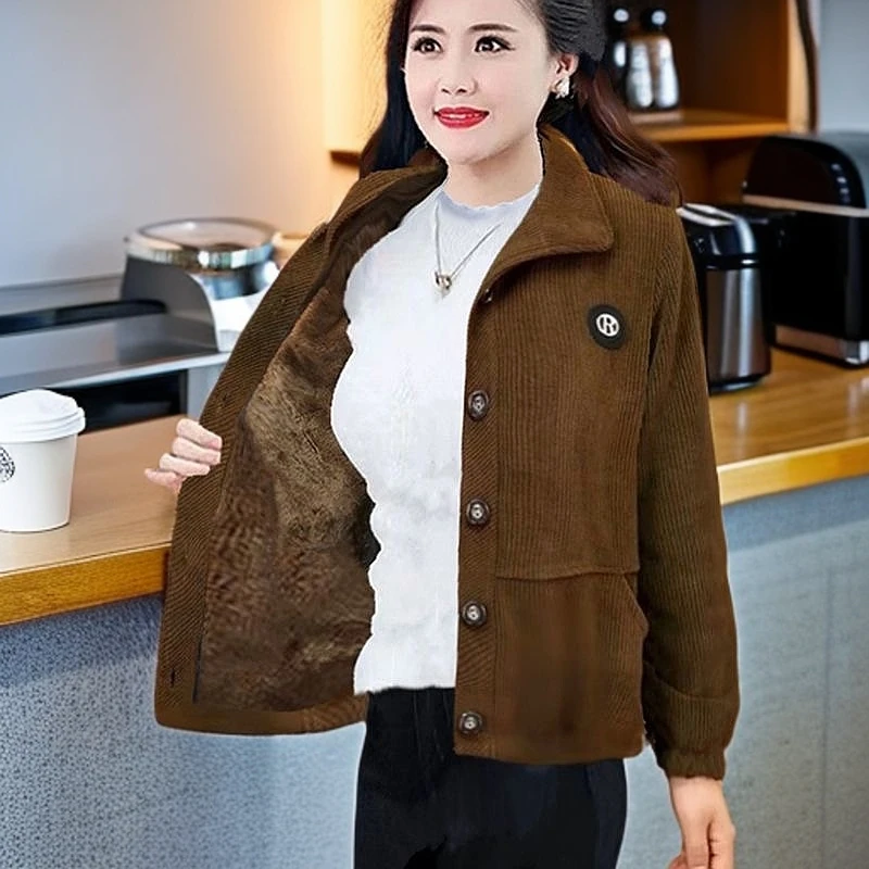 2024年中老年上衣宽松防风纯色款妈妈外套新款灯芯绒加绒加厚