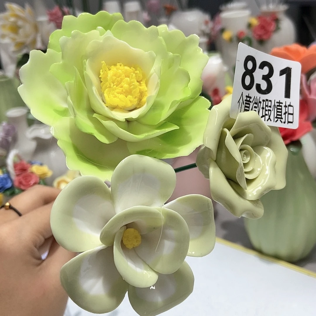 陶瓷的纯手工捏花