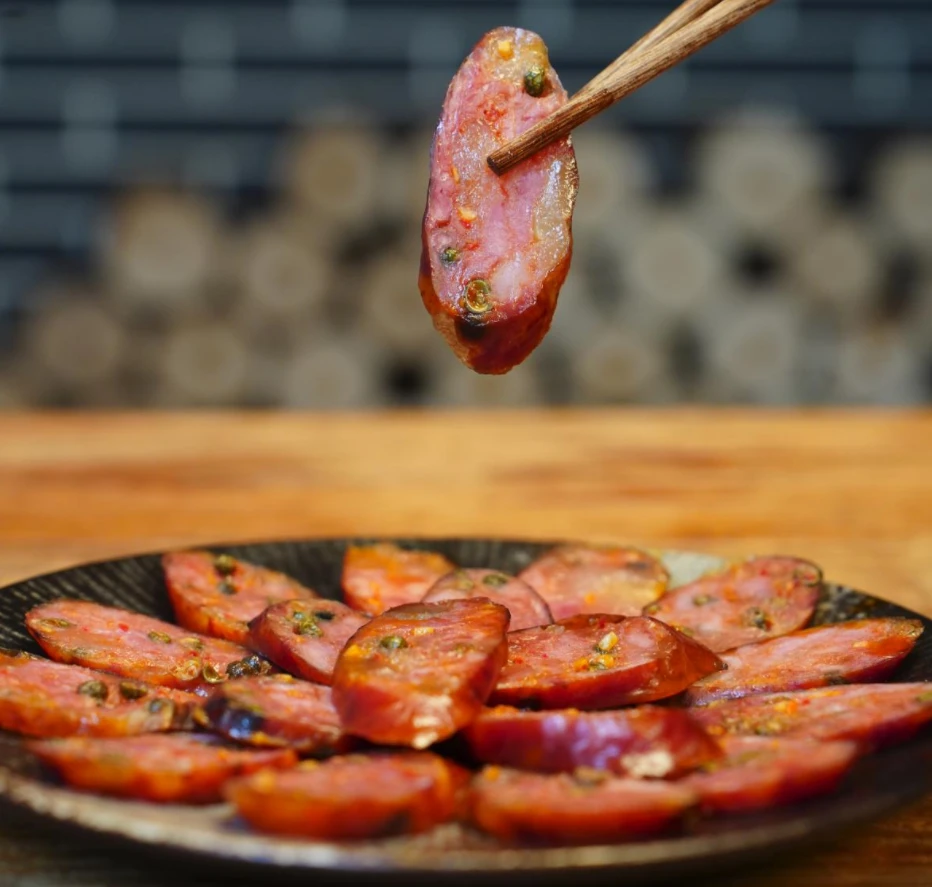 牟支书推荐 正宗粮食猪川渝农家鲜肉麻辣烟熏香肠腊味