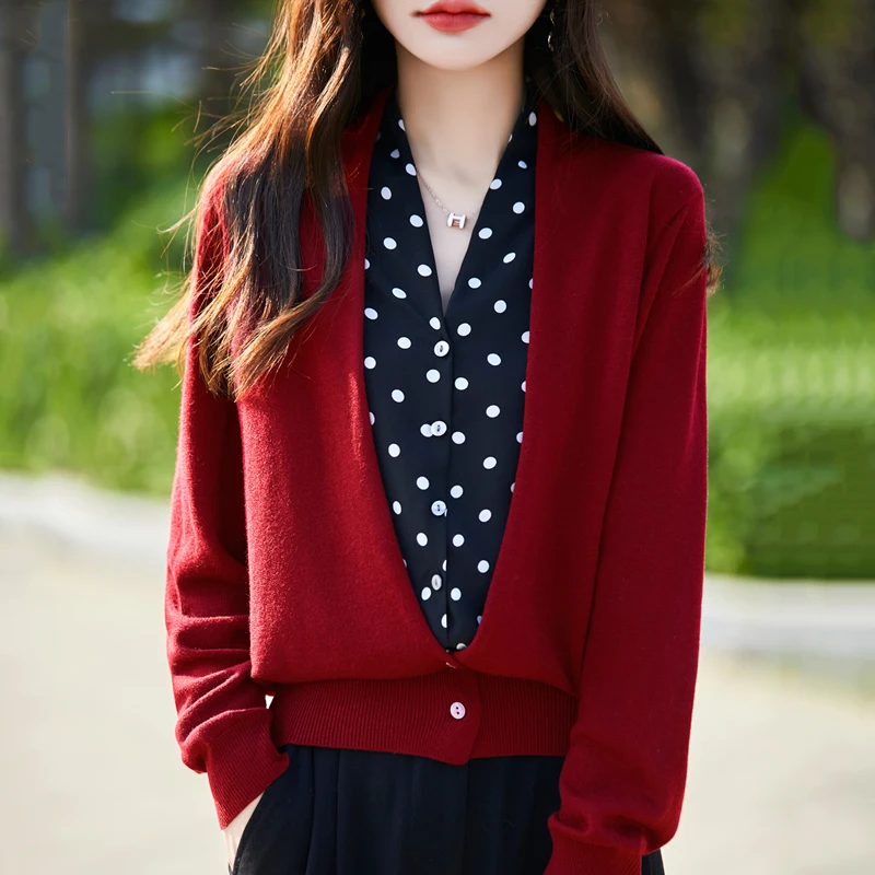 设计感假两件上衣女时尚洋气羊毛针织开衫长袖早秋季新款小衫V领