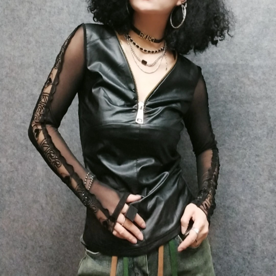 二姐家V领拉链T恤拼接网纱洋气内搭打底衫