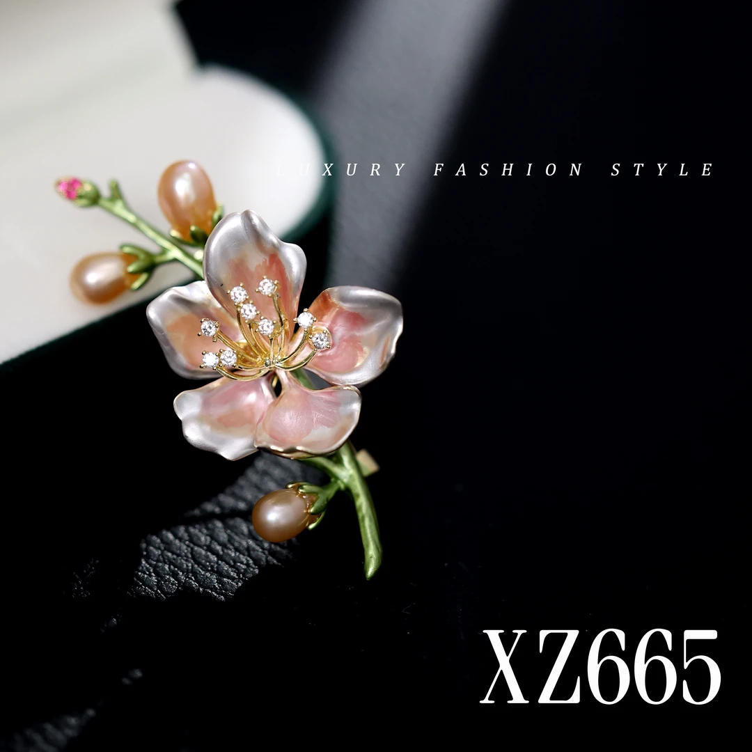 铜合金合成锆石胸针 春夏高档花朵简约设计师胸针XZ665