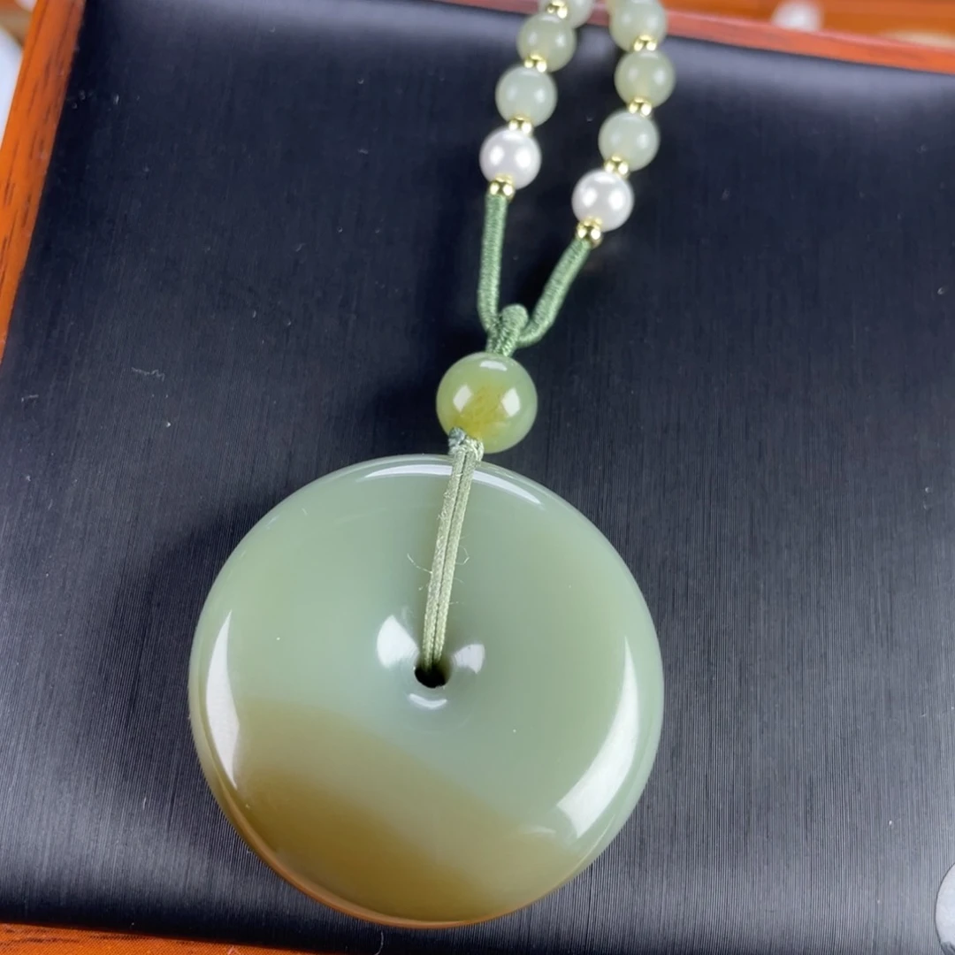 和田玉（糖玉）颈饰未镶嵌