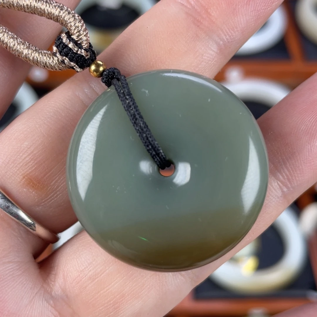 和田玉（糖玉）颈饰未镶嵌