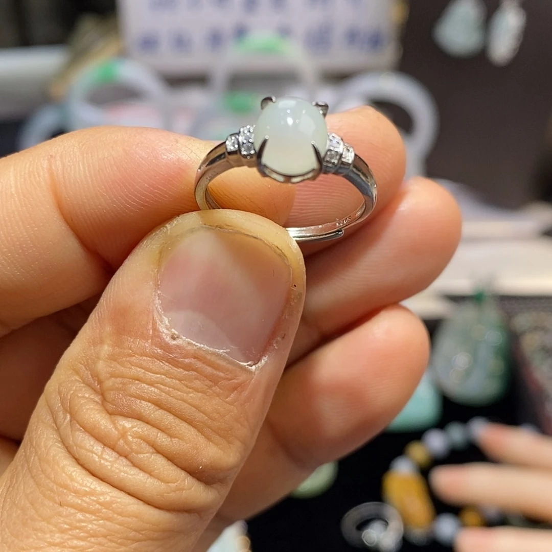 【闪购商品】翡翠戒指银S925镶嵌爱****）