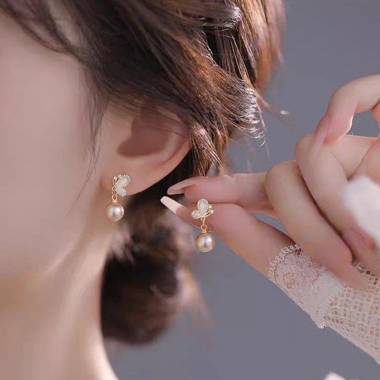 铜合金耳饰 香槟金吊坠高级蝴蝶轻奢小众无耳洞耳夹女百搭气质女