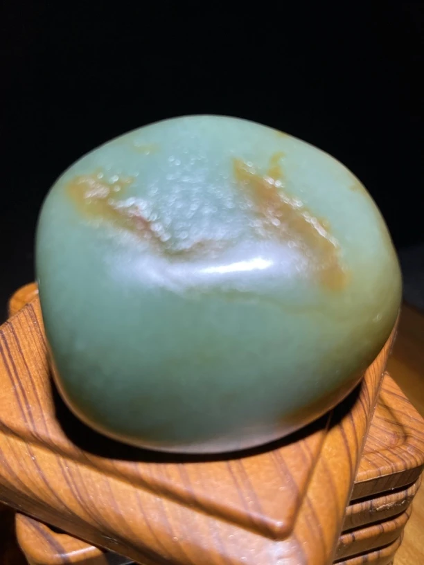 精品新疆和田玉沙枣青原石