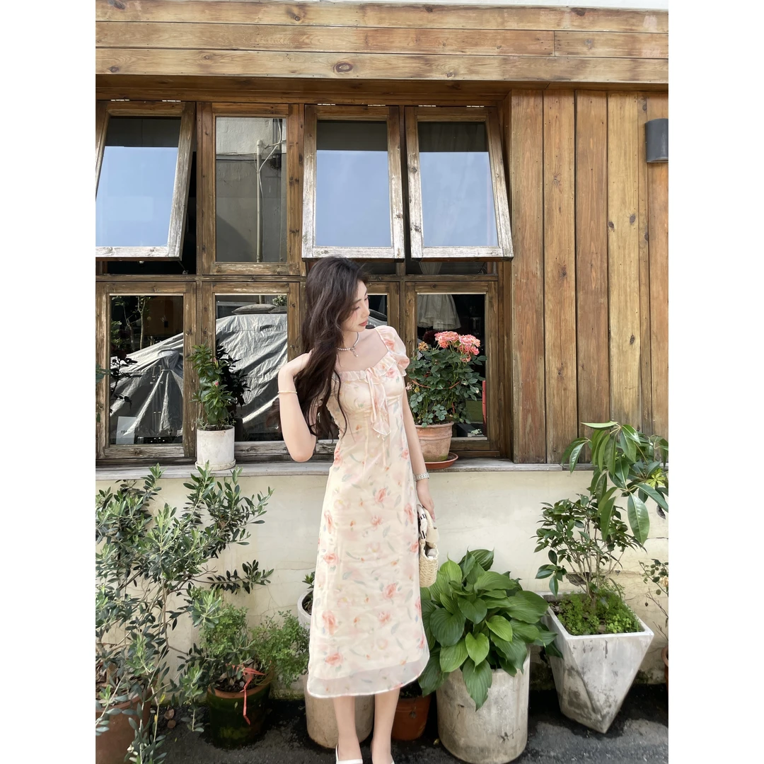 清邱肉瑶「心动月光」新款复古法式印花清纯连衣裙气质收腰长裙-