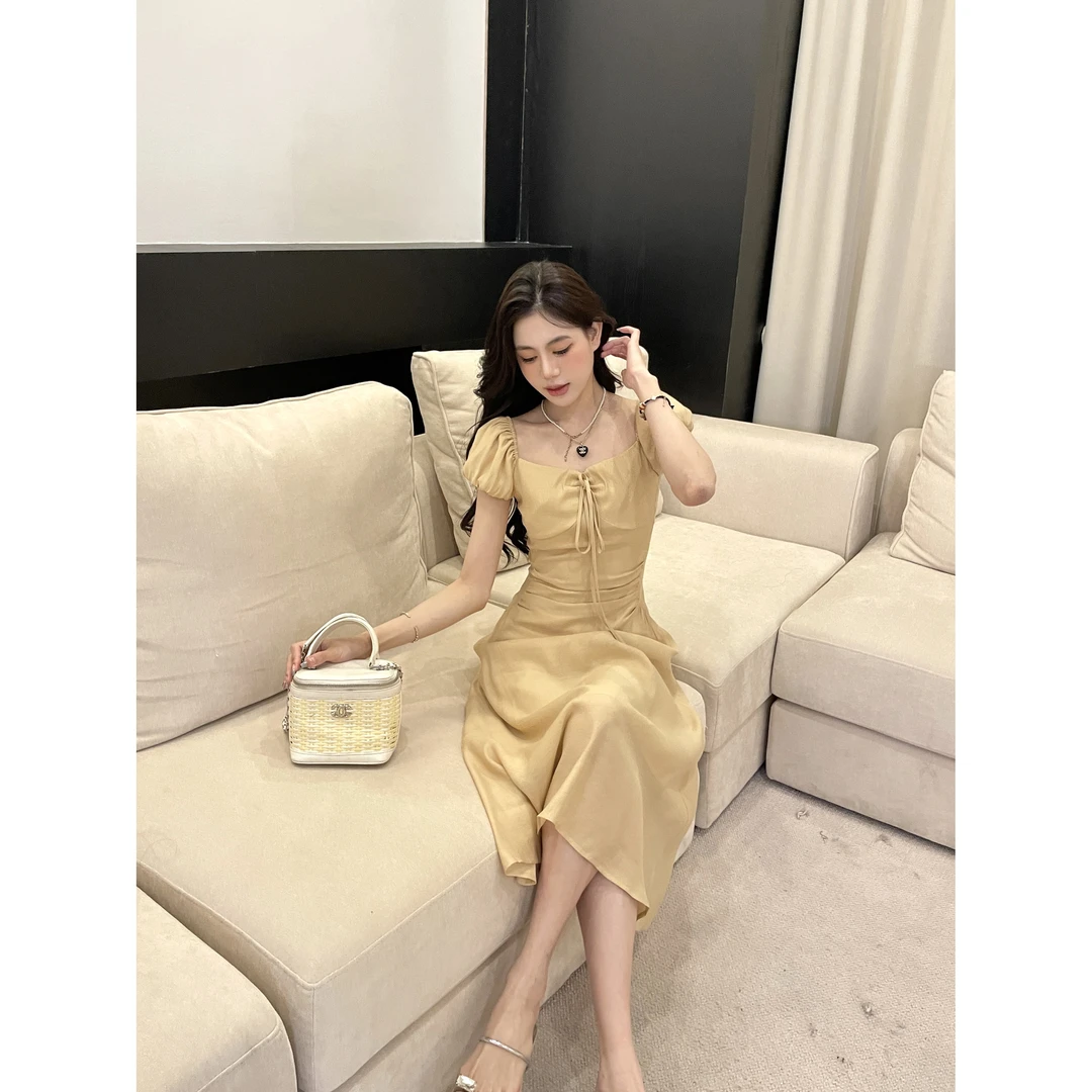 清邱肉瑶「柠檬奶霜」夏季法式温柔风方领泡泡袖收腰显瘦A字裙