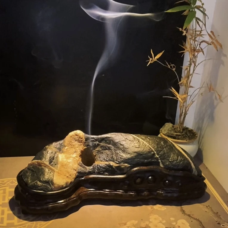 精品灵璧石禅山香炉石 点香石