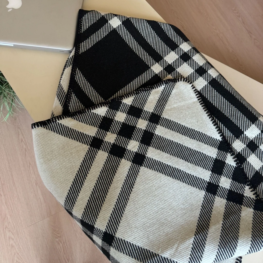 【唤醒沉闷】韩版设计感时尚格子简约保暖百搭围巾