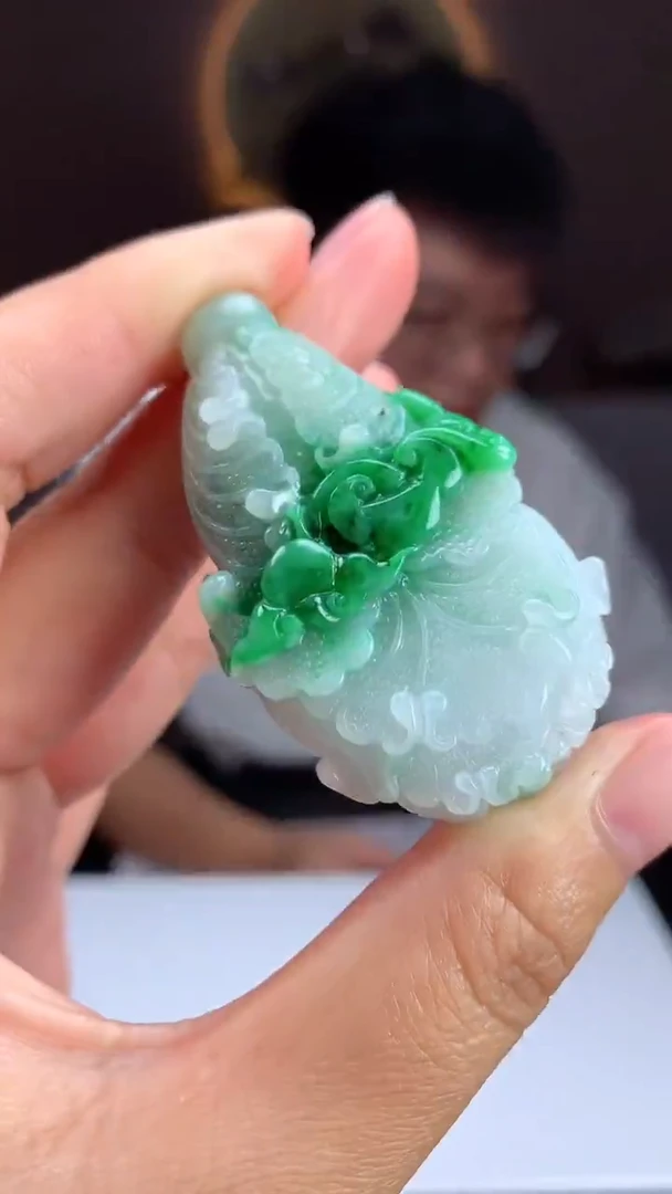 【闪购商品】定制翡翠未镶嵌挂件多样性发货(拍一发一)