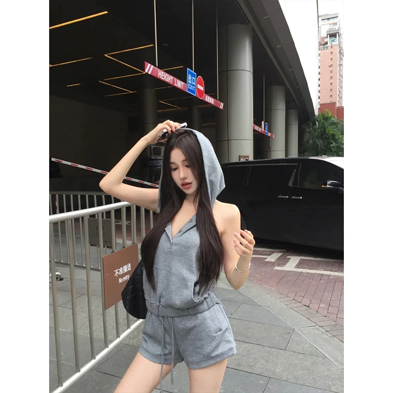 2026夏季新款美式高腰复古休闲短裤小众辣妹连帽无袖挂脖马甲背心