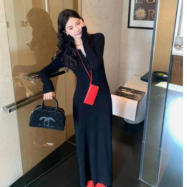 2025秋季新款韩系时尚高级感休闲长袖连衣裙高腰修身显瘦包臀长裙