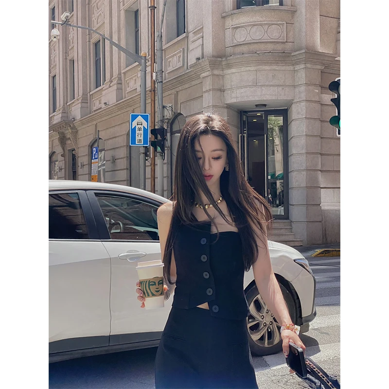 韩系单排扣不规则设计超好看辣妹风气质吊带背心黑色时尚百搭上衣