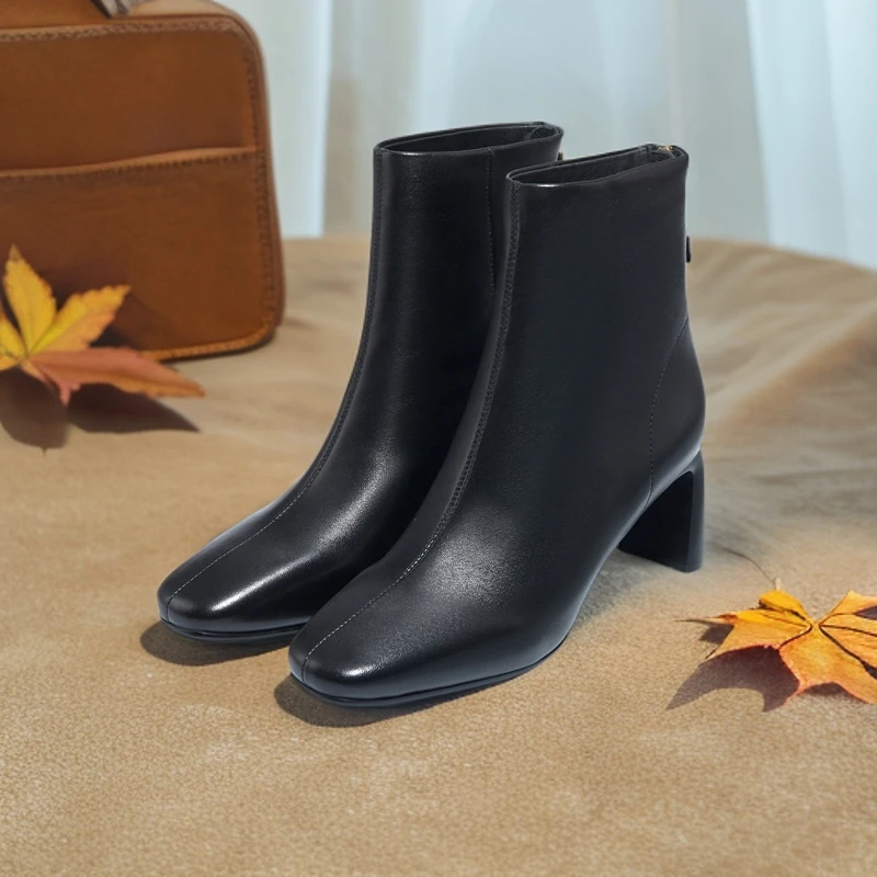 【热销爆款】气质简约时尚百搭高跟鞋羊皮革纯色方头时装靴 HA16609