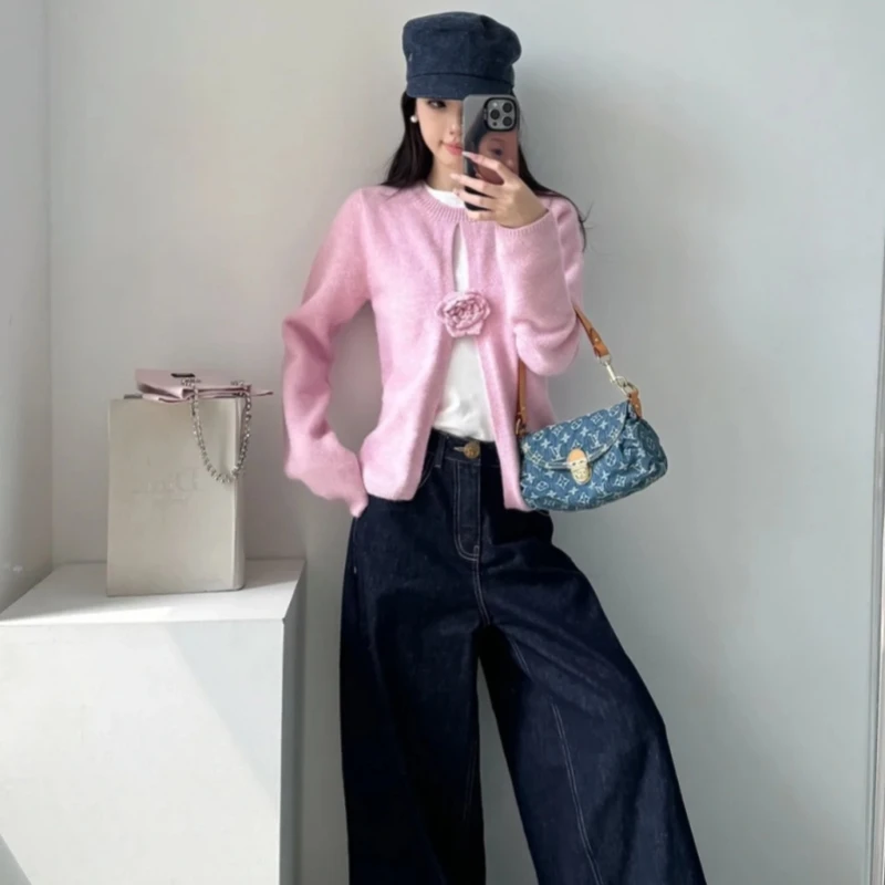 2024秋冬新款甜美风温柔玫瑰装饰长袖针织开衫高腰显瘦宽松牛仔裤