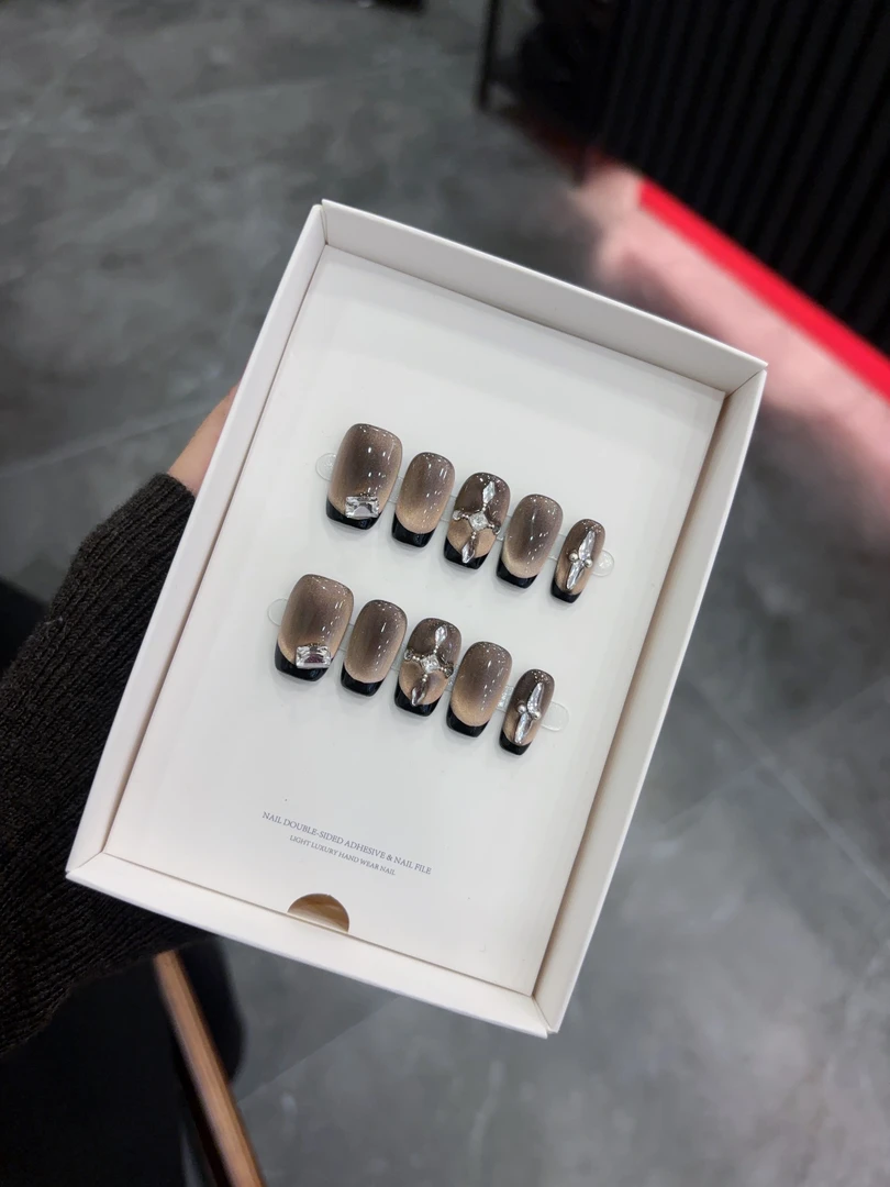 新款纯手工高级感显白美甲纯欲风美拉德猫眼穿戴甲