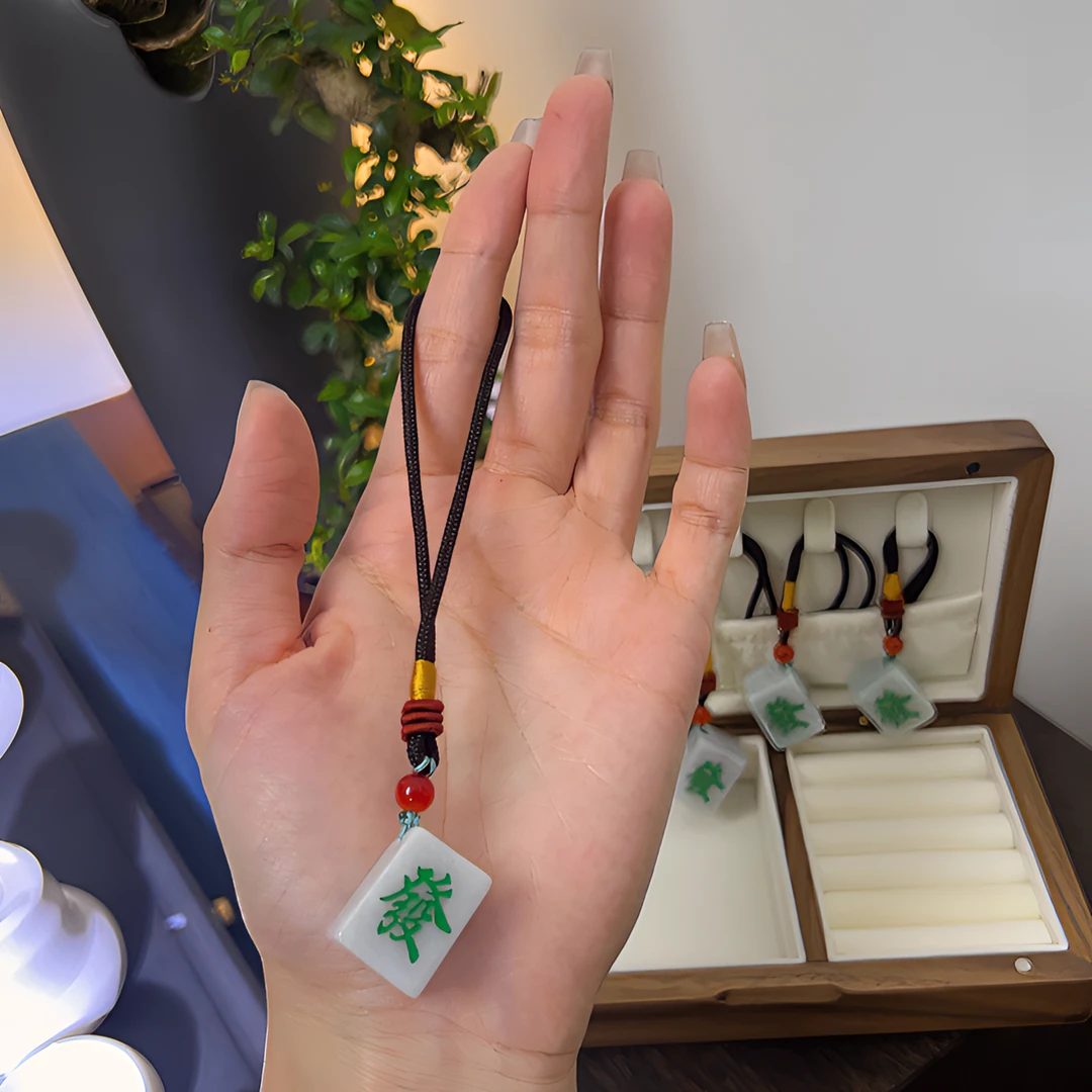 天然翡翠發字/挂饰车挂包挂钥匙挂手机挂//过年打牌/喜庆多样性发
