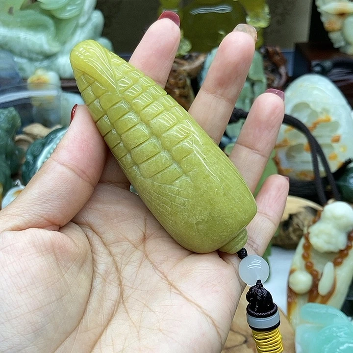 岫玉手把件未镶嵌