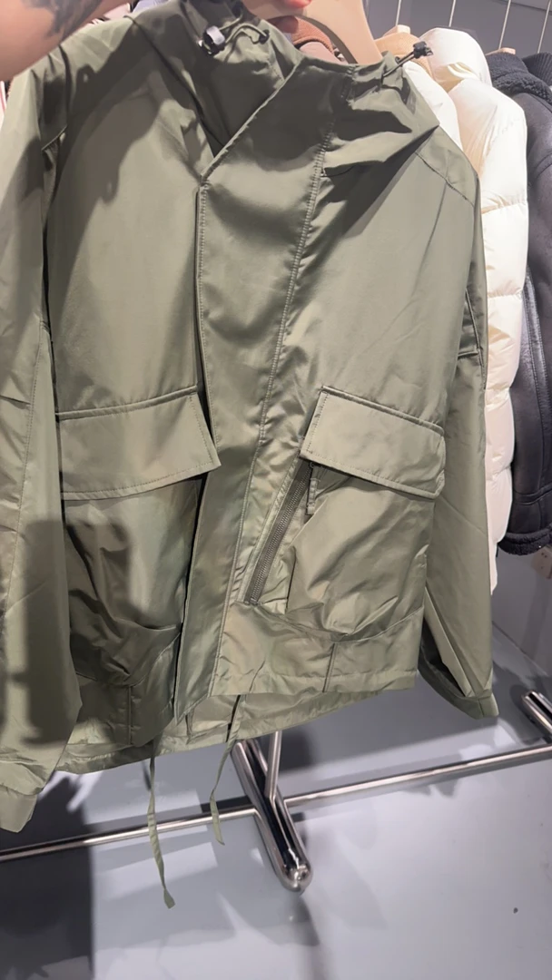 户外防水大口袋冲锋衣