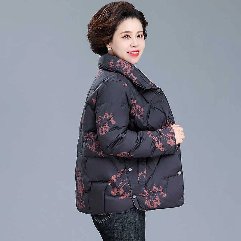 小个子妈妈短款羽绒服冬装中老年人女秋冬季洋气外套奶奶保暖衣服